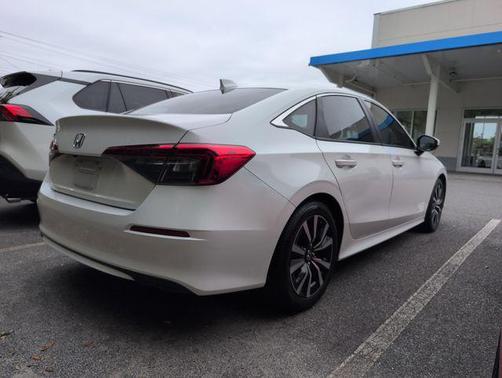 Platinum White Pearl 2022 Honda Civic EX