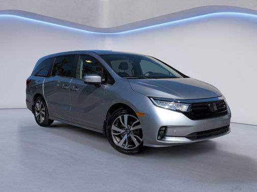 Silver Metallic 2024 Honda Odyssey Touring