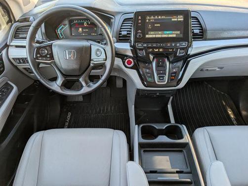 Silver Metallic 2024 Honda Odyssey Touring