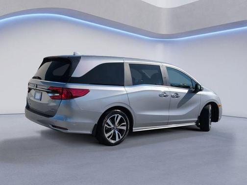 Silver Metallic 2024 Honda Odyssey Touring
