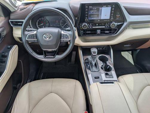 Midnight Black Metallic 2020 Toyota Highlander Limited