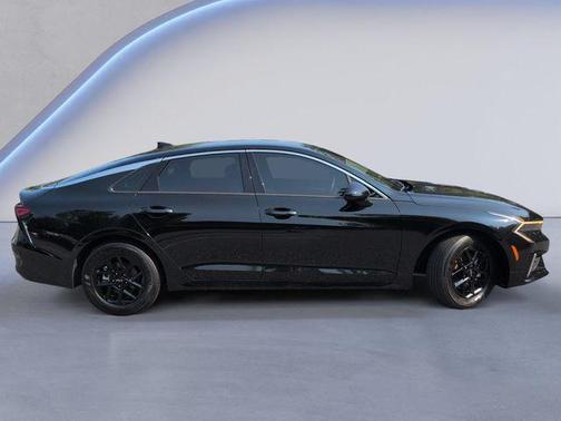 Aurora Black Pearl 2025 Kia K5 LXS
