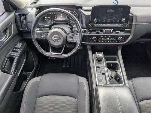 2022 Nissan Pathfinder SV 2WD