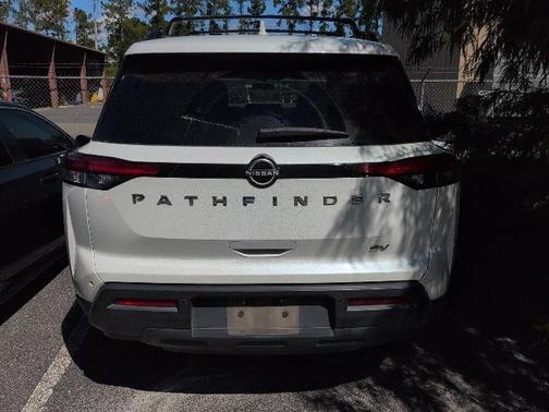 2022 Nissan Pathfinder SV 2WD