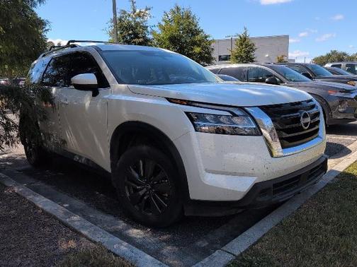 2022 Nissan Pathfinder SV 2WD