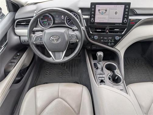 2022 Toyota Camry Hybrid XLE