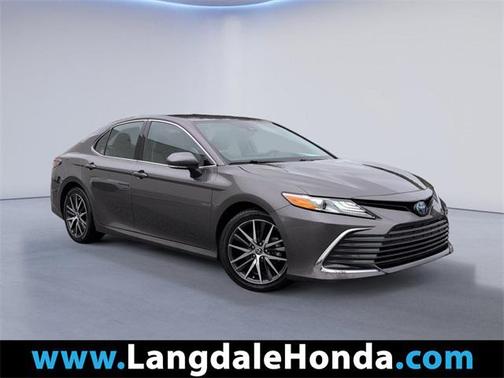 2022 Toyota Camry Hybrid XLE