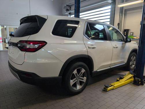 Platinum White 2024 Honda Pilot EX-L