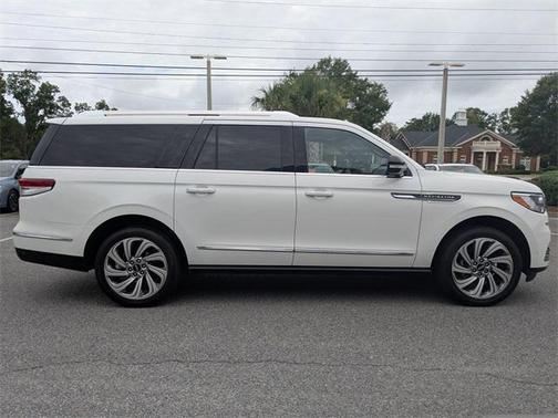2022 Lincoln Navigator Reserve