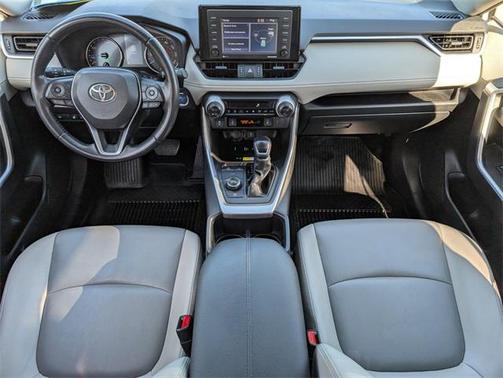 2022 Toyota RAV4 Hybrid XLE Premium