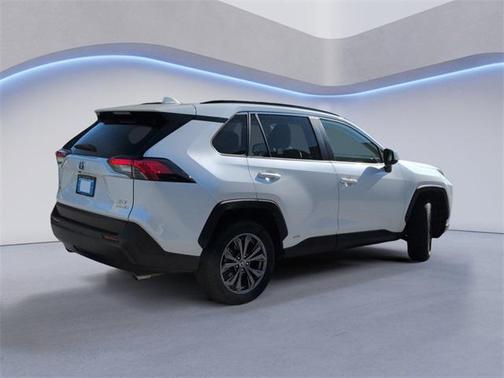 2022 Toyota RAV4 Hybrid XLE Premium