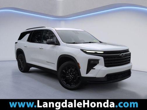 Summit White 2024 Chevrolet Traverse LT