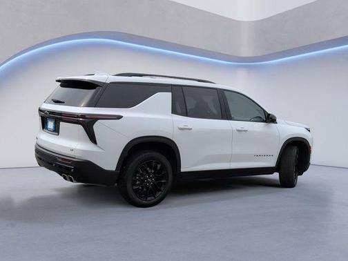 Summit White 2024 Chevrolet Traverse LT