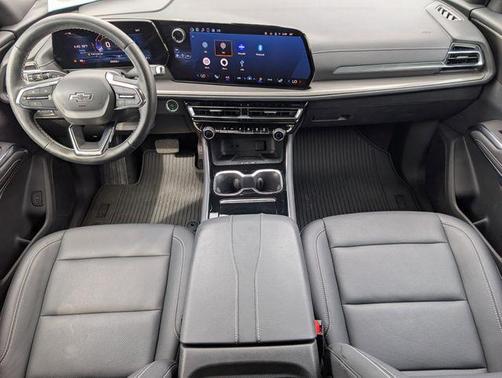 Summit White 2024 Chevrolet Traverse LT