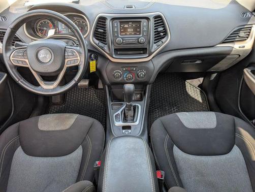 Diamond Black Crystal Pearlcoat 2017 Jeep Cherokee Sport