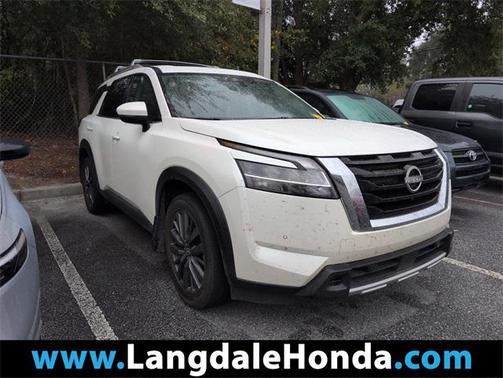 2024 Nissan Pathfinder SL FWD