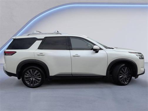 2024 Nissan Pathfinder SL FWD