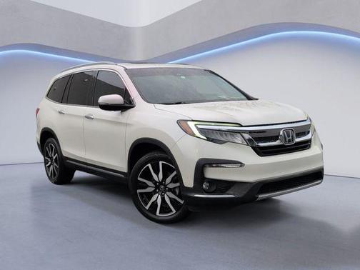 Diamond White Pearl 2019 Honda Pilot Touring 8-Passenger