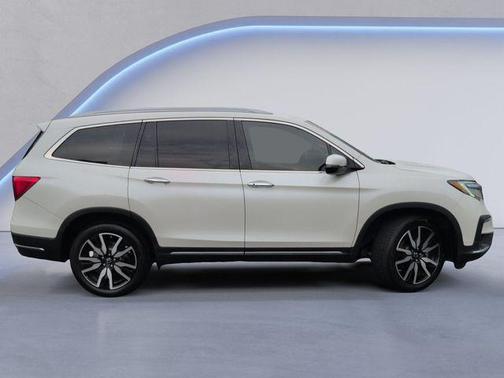 Diamond White Pearl 2019 Honda Pilot Touring 8-Passenger