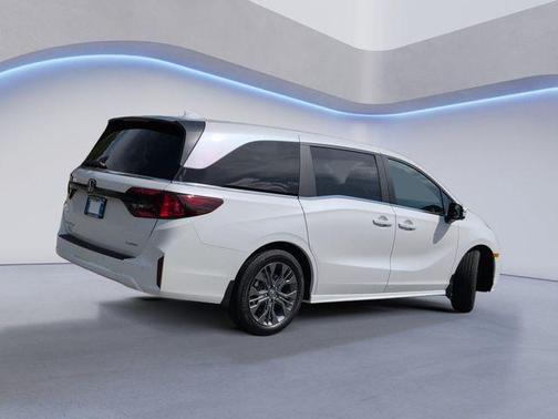Platinum White 2026 Honda Odyssey Touring