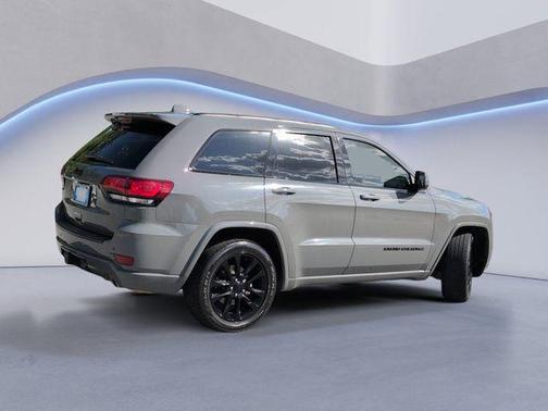 Sting-Gray Clearcoat 2020 Jeep Grand Cherokee Altitude