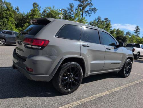 Sting-Gray Clearcoat 2020 Jeep Grand Cherokee Altitude