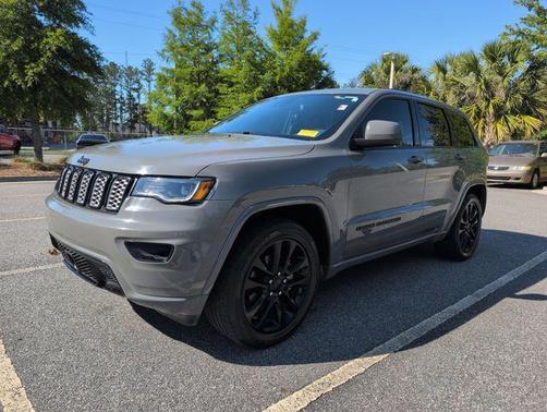Sting-Gray Clearcoat 2020 Jeep Grand Cherokee Altitude