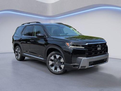 Crystal Black Pearl 2026 Honda Pilot Touring 8-Passenger