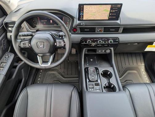 Crystal Black Pearl 2026 Honda Pilot Touring 8-Passenger