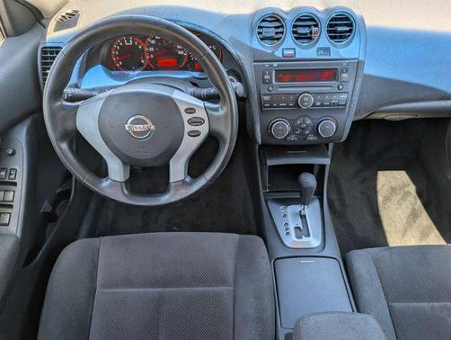 Radiant Silver Metallic 2009 Nissan Altima 2.5 S