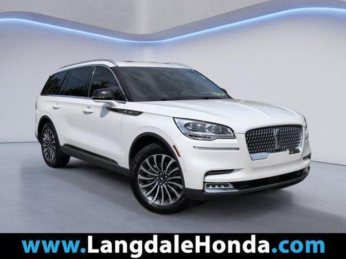 Pristine White Metallic Tri-Coat 2022 Lincoln Aviator Reserve