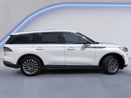 Pristine White Metallic Tri-Coat 2022 Lincoln Aviator Reserve