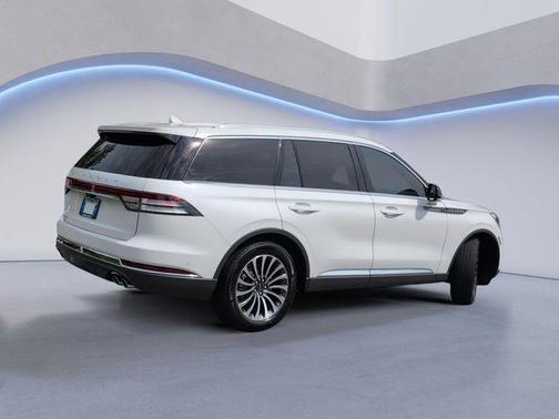 Pristine White Metallic Tri-Coat 2022 Lincoln Aviator Reserve