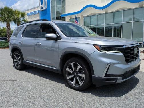 2025 Honda Pilot Touring 8-Passenger