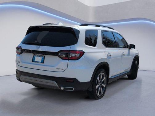 2024 Honda Pilot Touring 8-Passenger