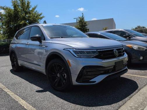 2024 Volkswagen Tiguan 2.0T SE R-Line Black