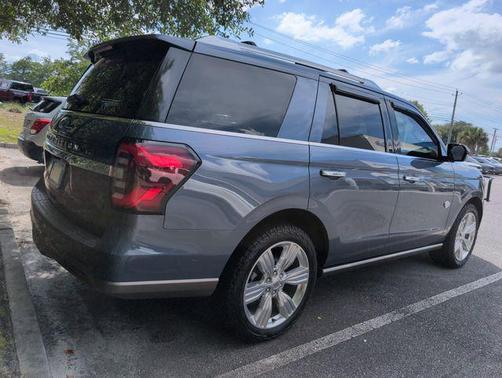 Infinite Blue Metallic Tinted Clearcoat 2022 Ford Expedition King Ranch