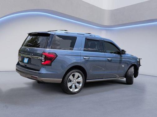 Infinite Blue Metallic Tinted Clearcoat 2022 Ford Expedition King Ranch