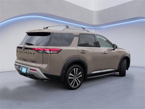 2025 Nissan Pathfinder Platinum FWD