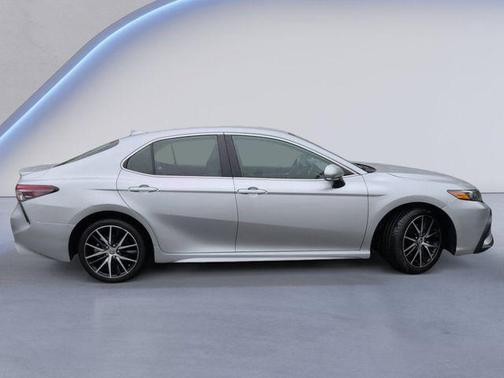 Celestial Silver Metallic 2024 Toyota Camry SE