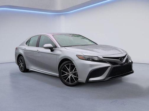 Celestial Silver Metallic 2024 Toyota Camry SE