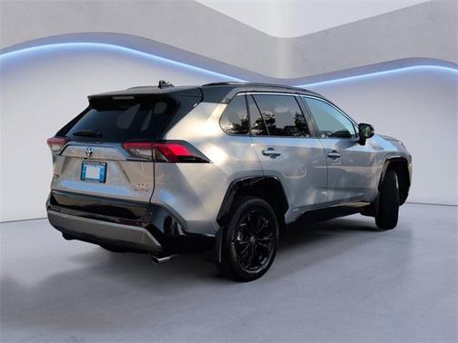 2024 Toyota RAV4 Hybrid SE