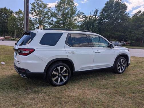 2025 Honda Pilot Touring 8-Passenger