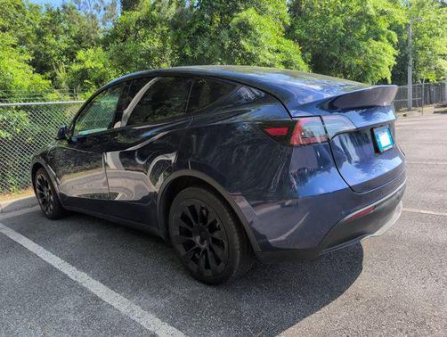 2022 Tesla Model Y Long Range Dual Motor All-Wheel Drive