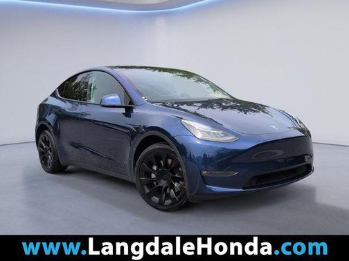 Deep Blue Metallic 2022 Tesla Model Y Long Range Dual Motor All-Wheel Drive