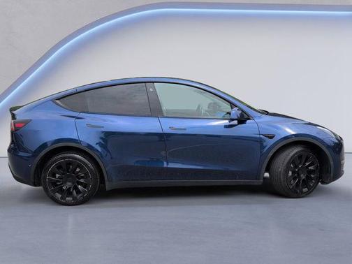 Deep Blue Metallic 2022 Tesla Model Y Long Range Dual Motor All-Wheel Drive