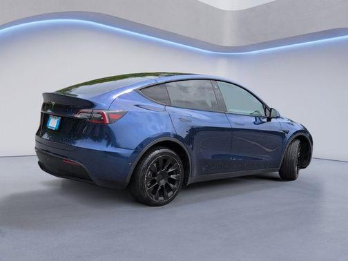 Deep Blue Metallic 2022 Tesla Model Y Long Range Dual Motor All-Wheel Drive