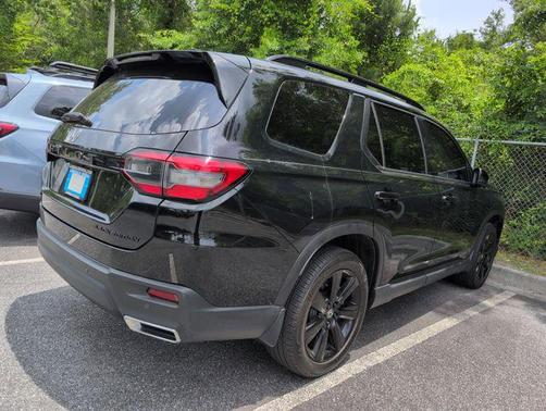 Crystal Black Pearl 2025 Honda Pilot Black Edition