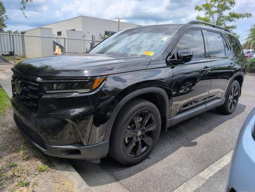Crystal Black Pearl 2025 Honda Pilot Black Edition