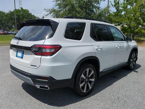 2025 Honda Pilot Touring 8-Passenger